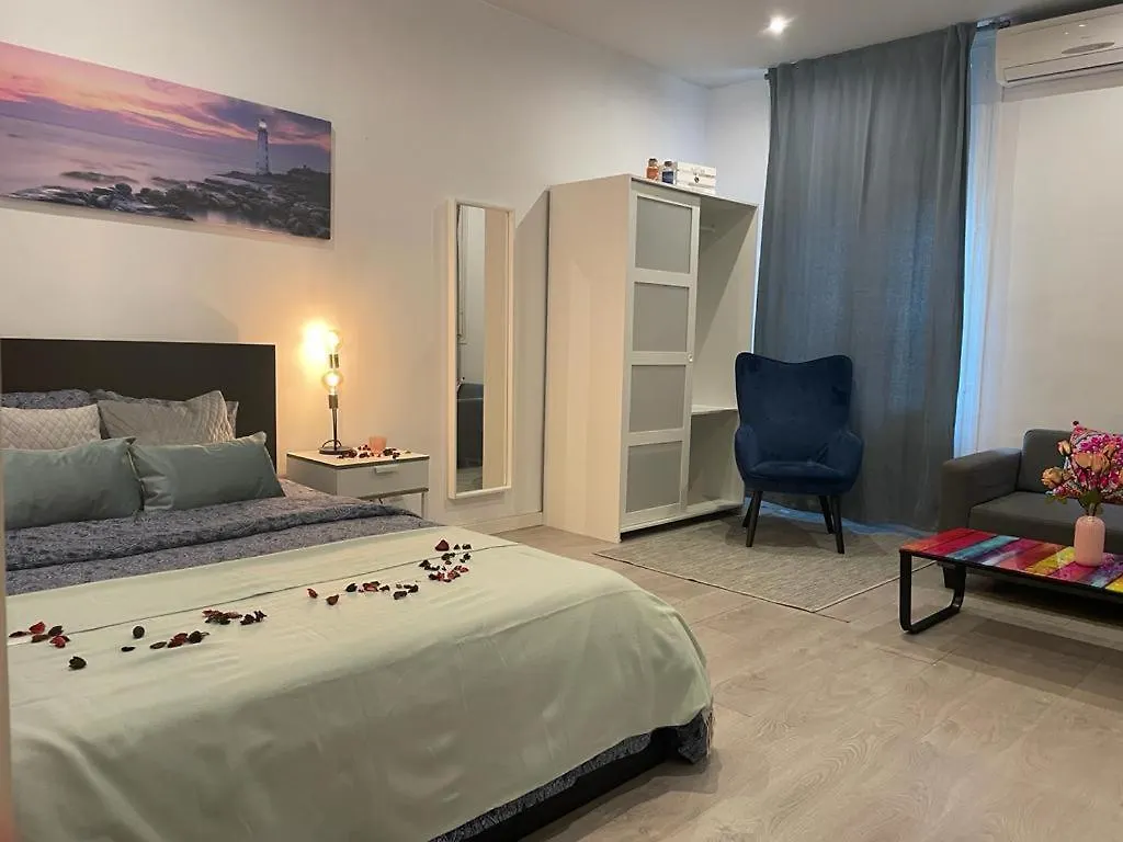 By Plaza Universidad Rooms Barcelona 0*,
