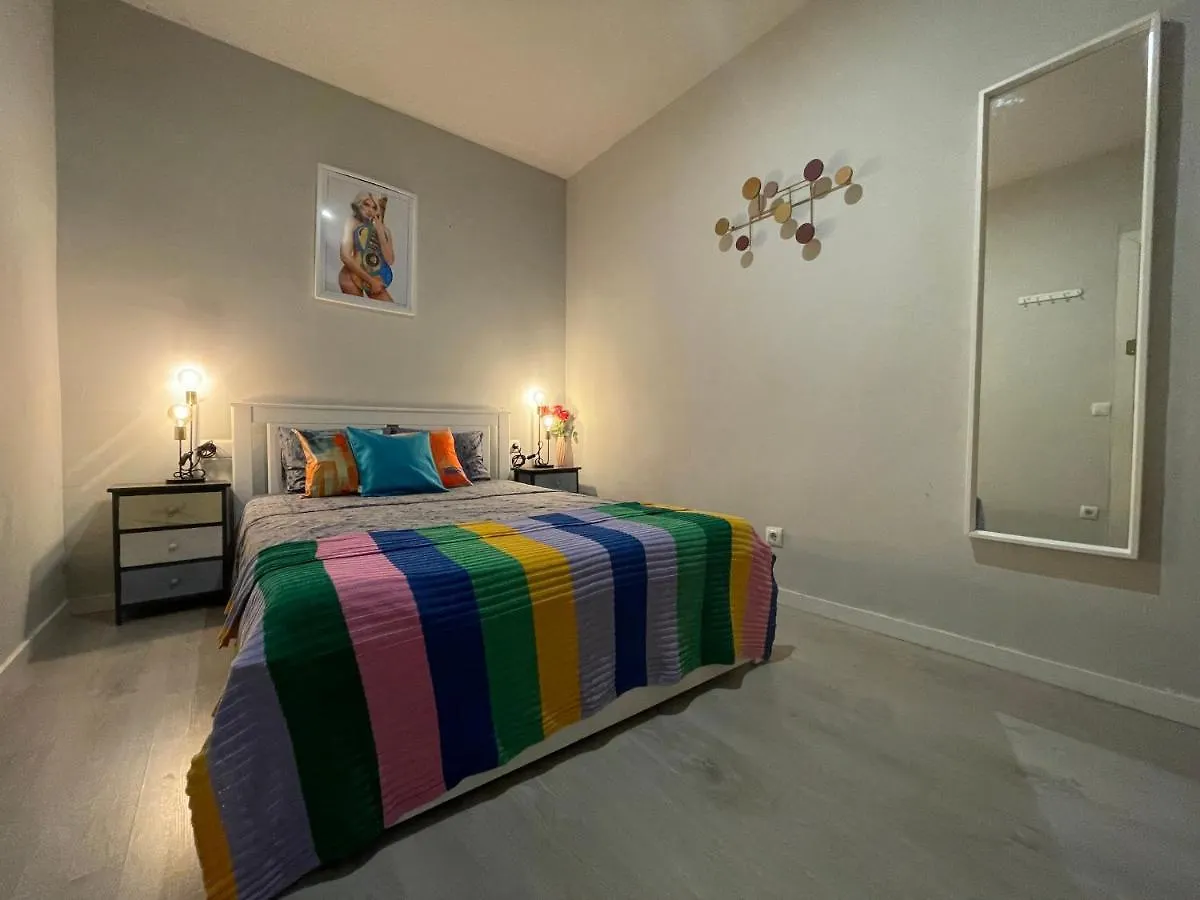 By Plaza Universidad Rooms Barcelona Hostel